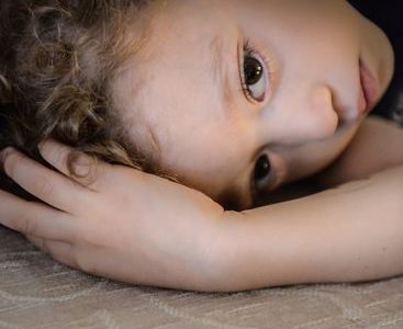 Un Enfant Hors Normes N Est Souvent Que Le Miroir D Un Parent En Souffrance Les Supers Parents