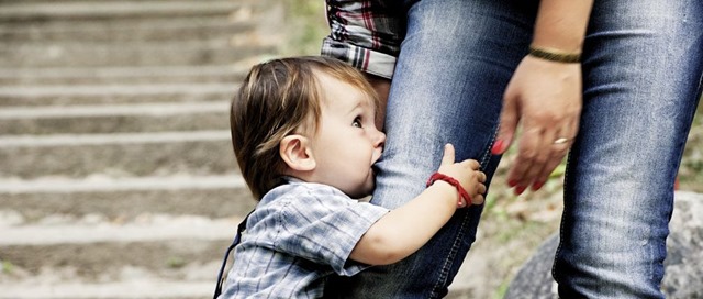 Mon bébé mord encore à 10 mois : il expérimente - Bébés et Mamans