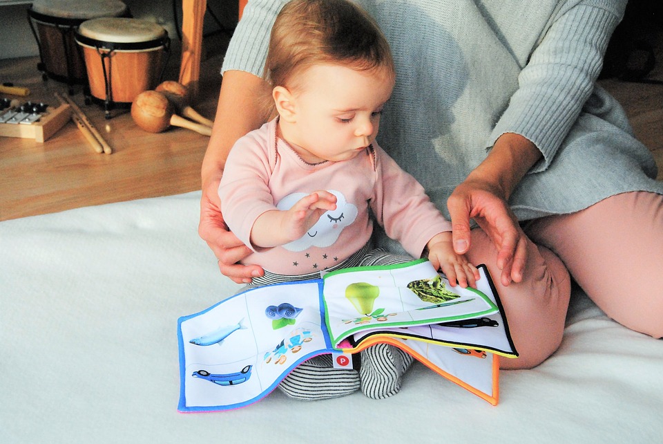 Apprendre la musique aux bébés pour favoriser l'acquisition du langage ?